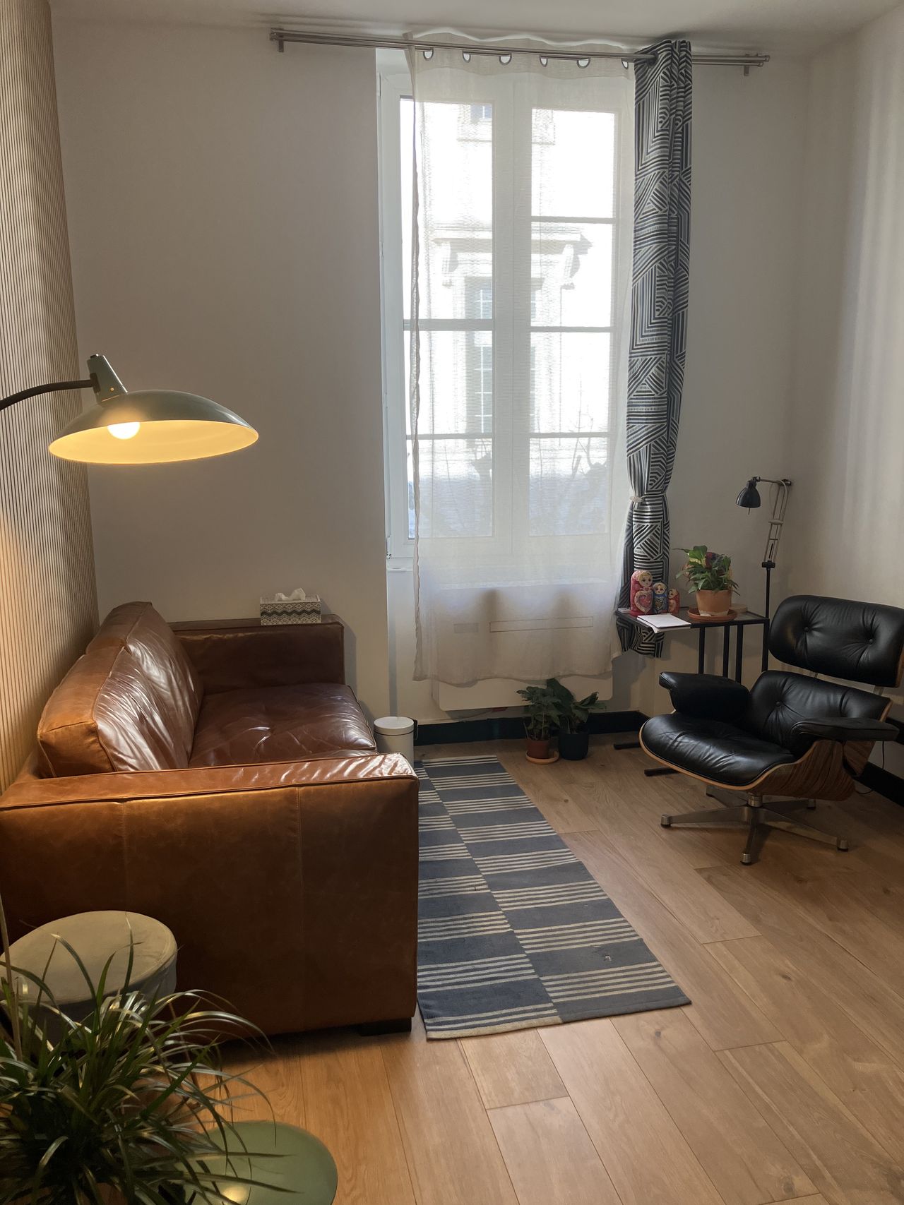 Salle de consultation du cabinet de Julien Vaudaine, 23 rue Breteuil, Marseille 6e